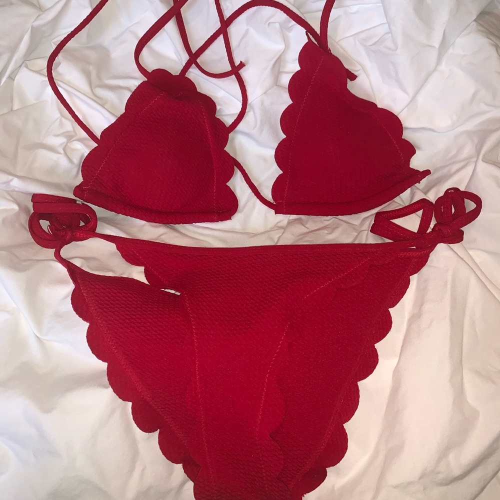 Red Zaful ribbed bikini